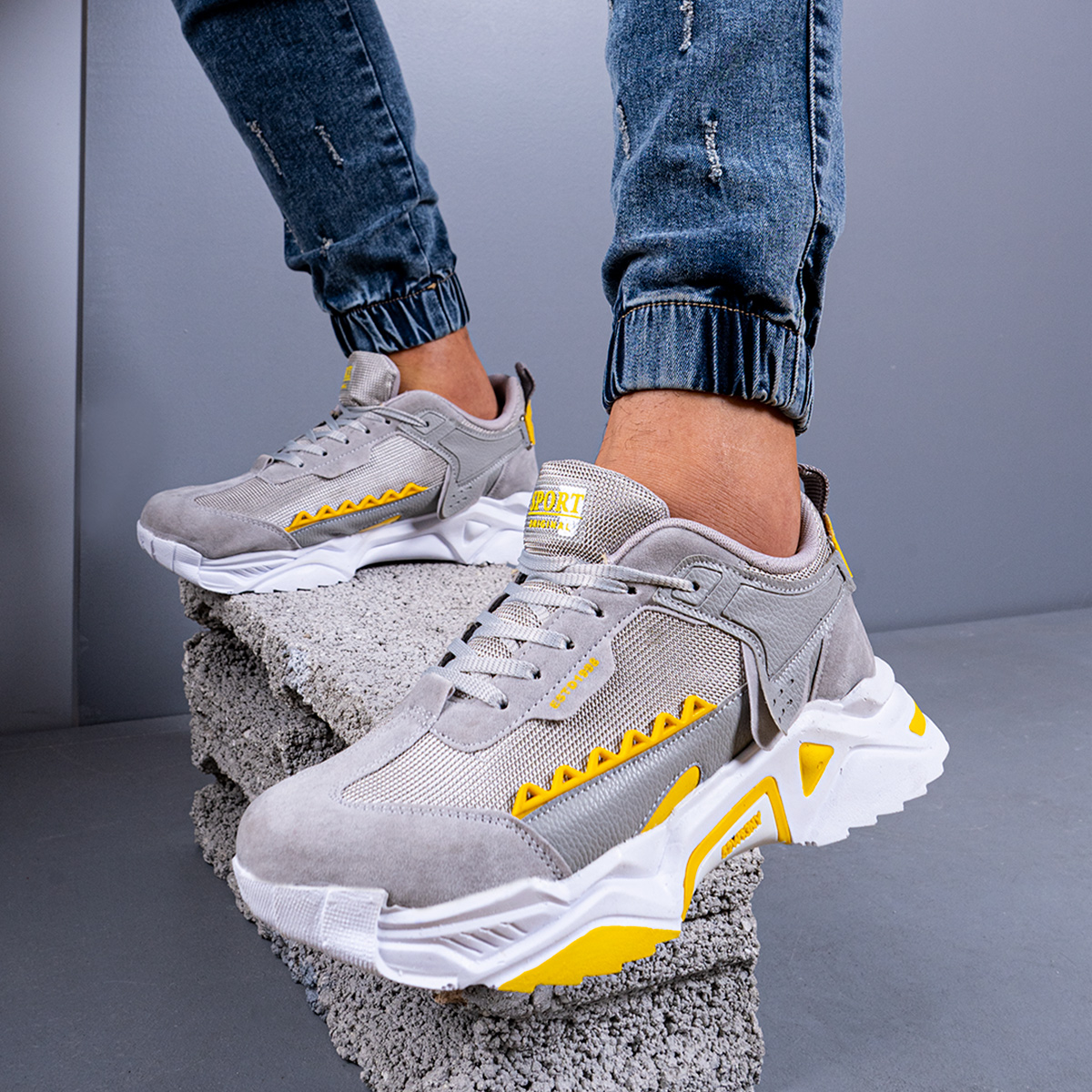 کفش ورزشی مردانه طوسی مدل KARVIN