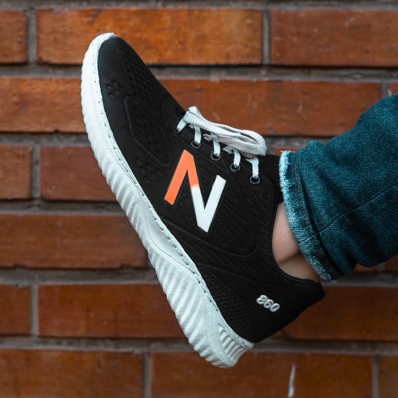 کفش مردانه طرح نیوبالانس مشکی زیره سفید مدل Mani(T)