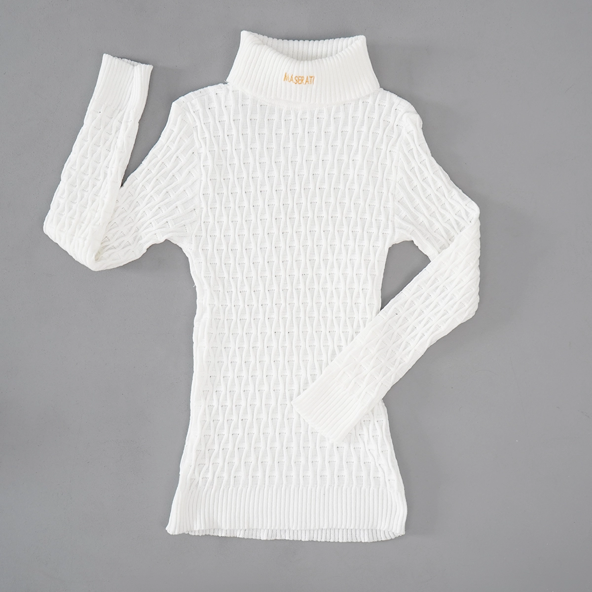 پلیور اندامی یقه اسکی سفید مردانه مدلotik