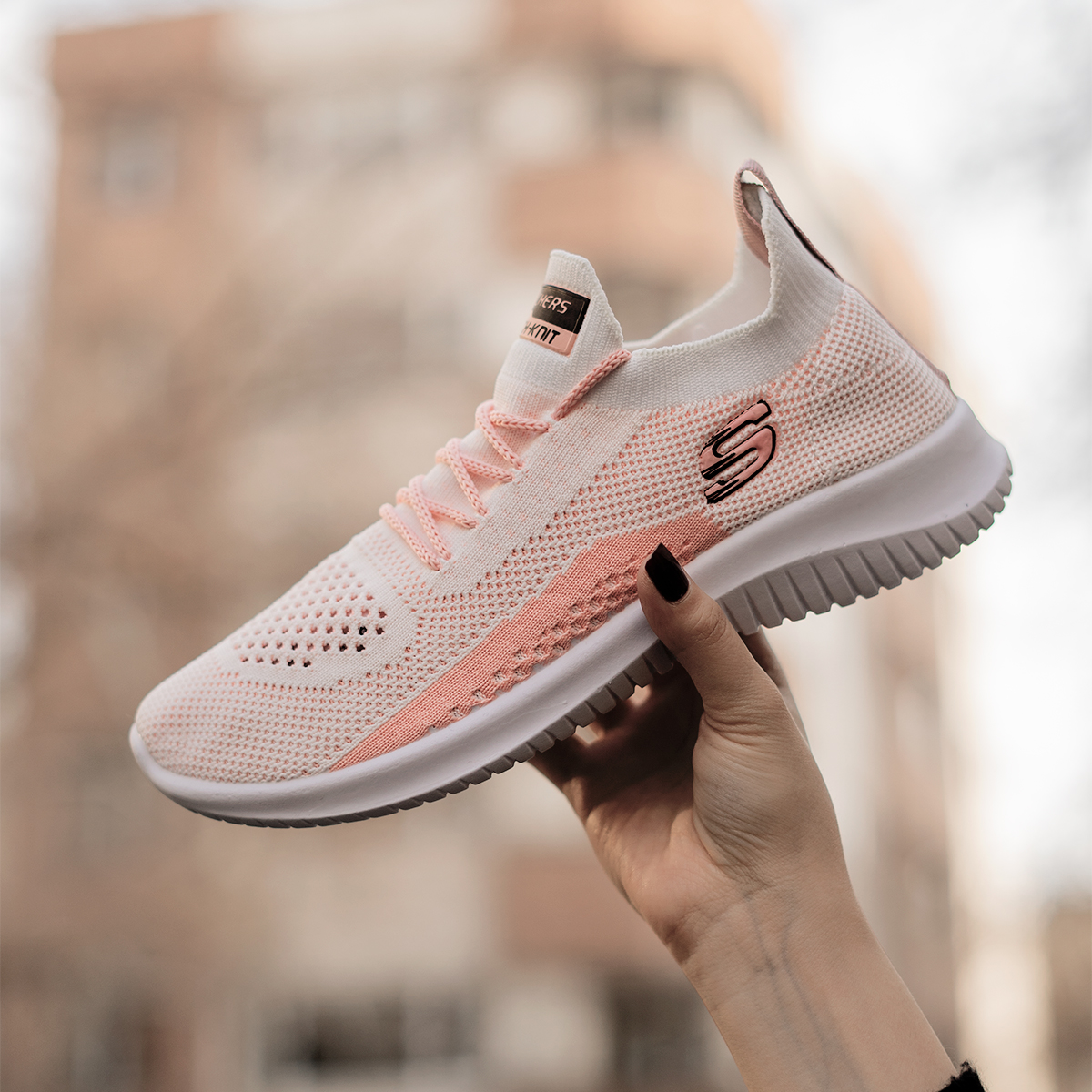 کفش ورزشی اسکیچرز زنانه صورتی مدلHoda