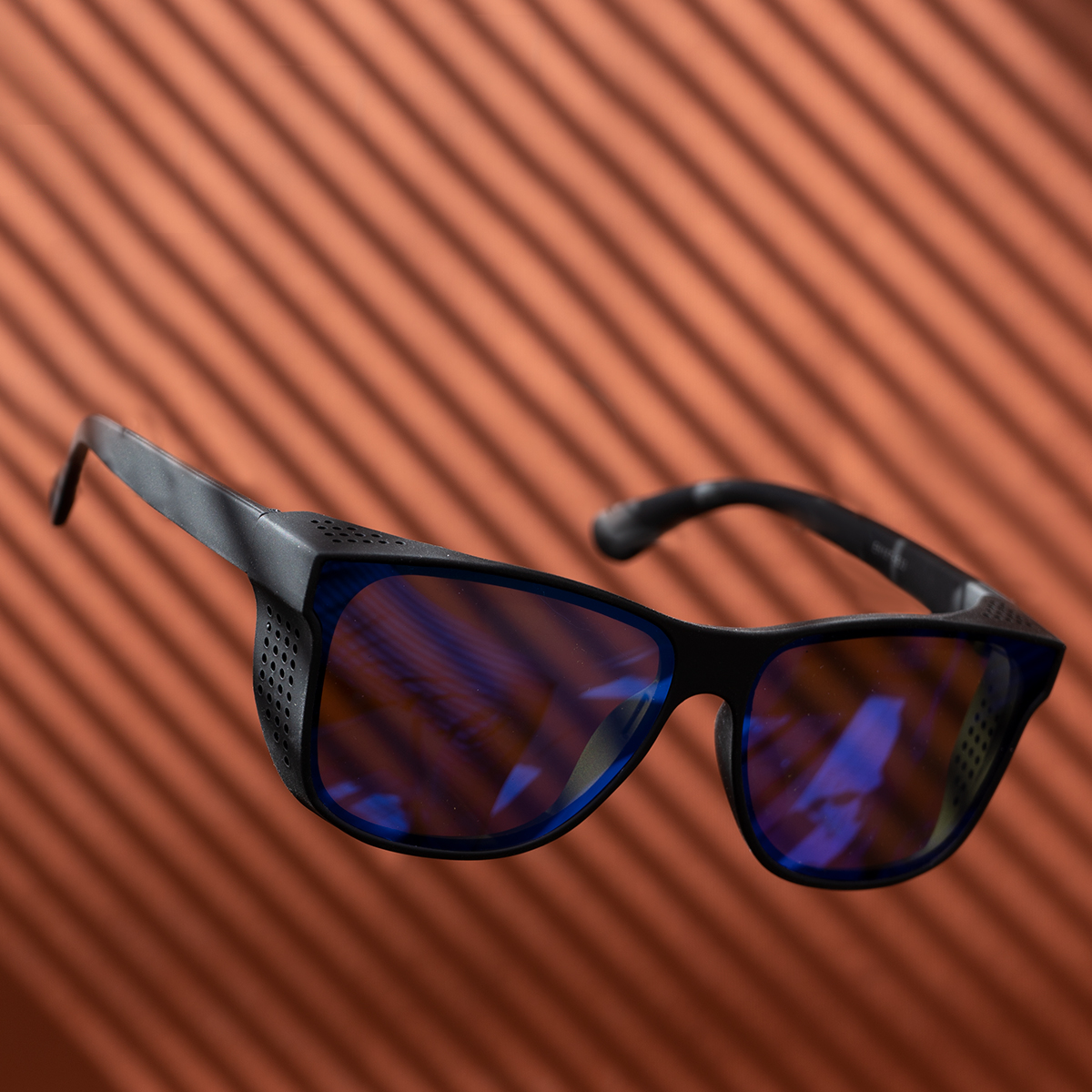 عینک صفحه مشکی مدل FR70