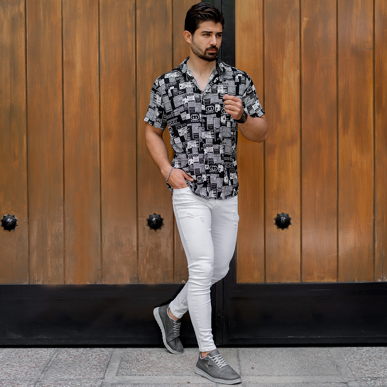 پیراهن هاوایی طرح نوشته مشکی مردانه مدل Gucci