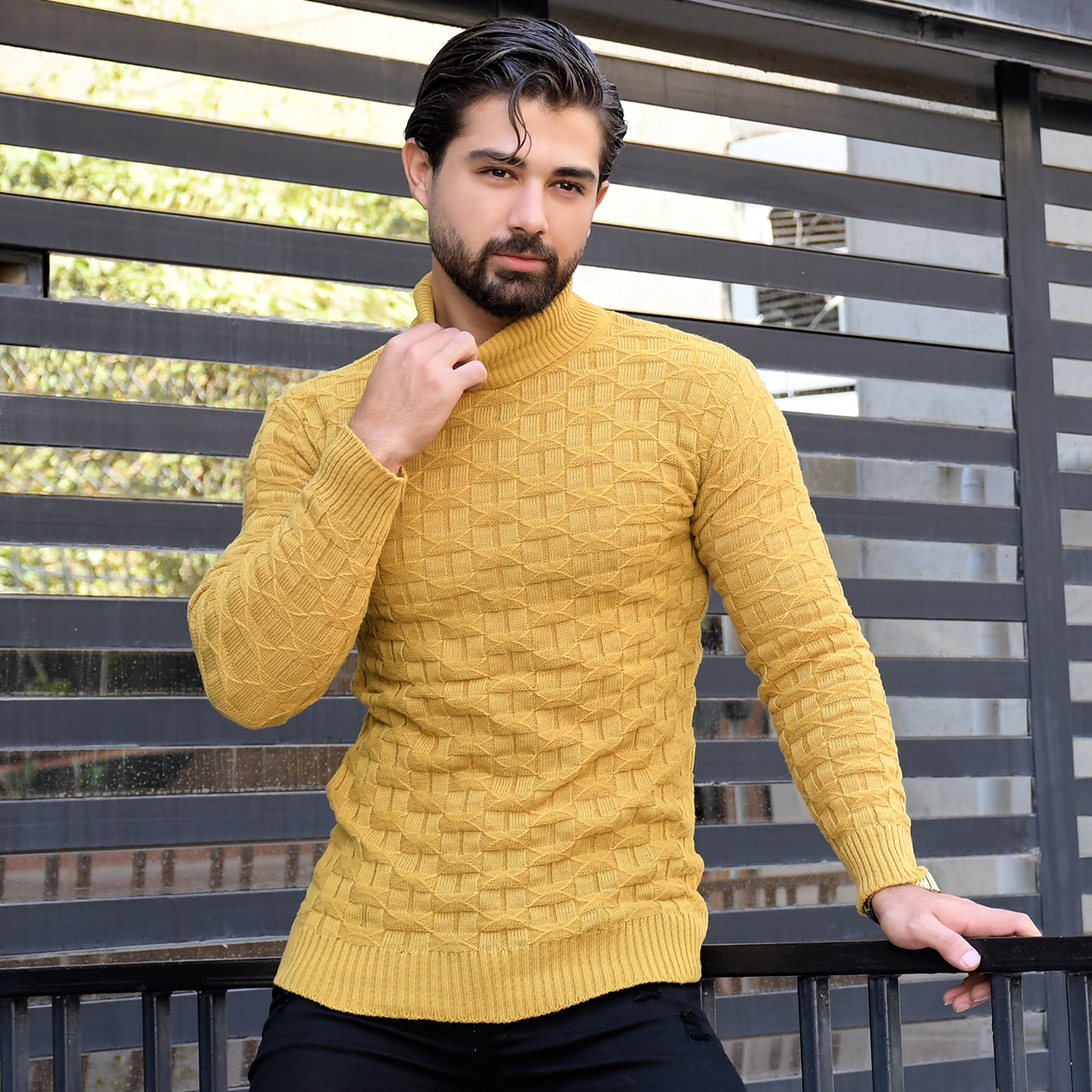 پلیور یقه اسکی خردلی طرح لوزی مردانه مدلG10