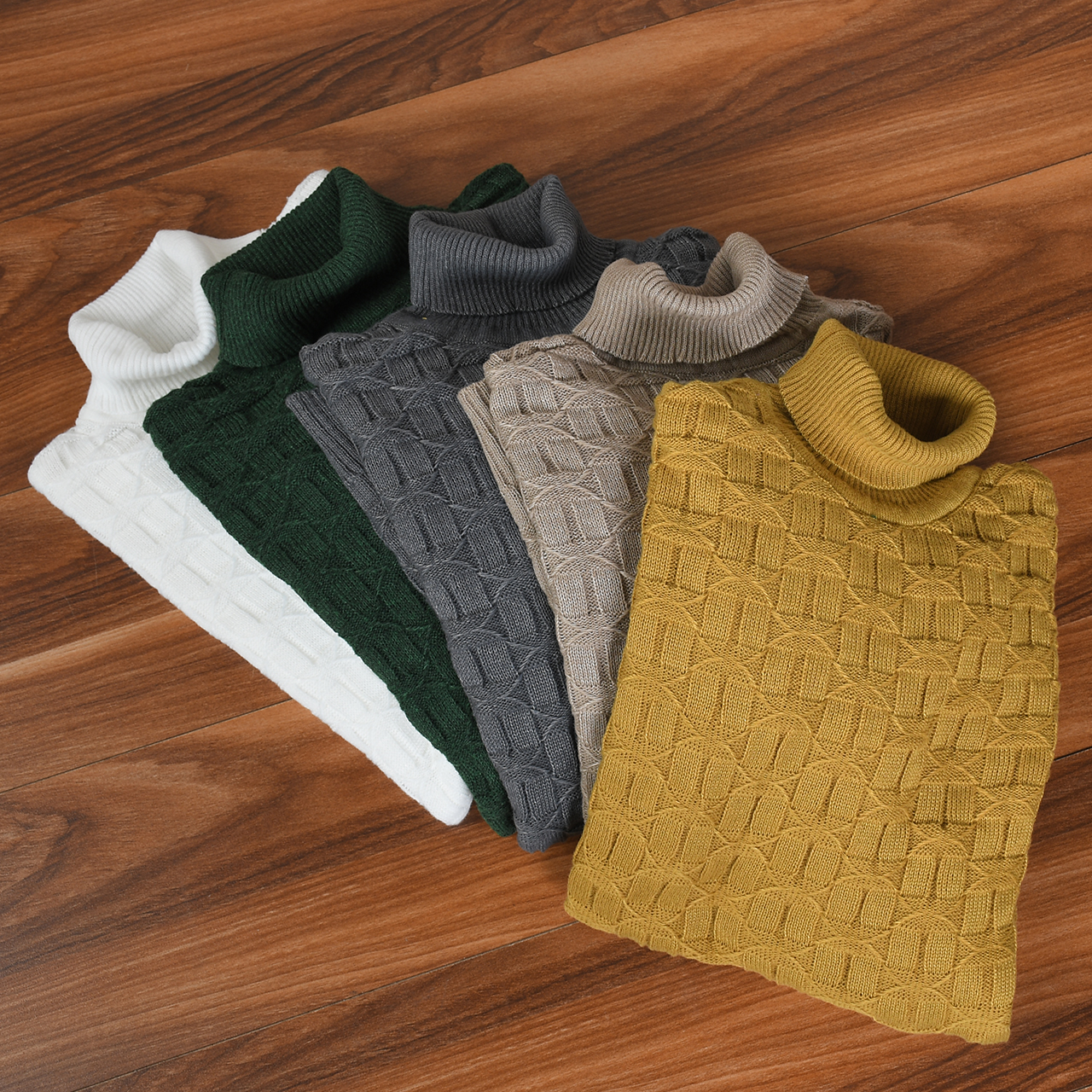 پلیور یقه اسکی کرم طرح لوزی مردانه مدلG10