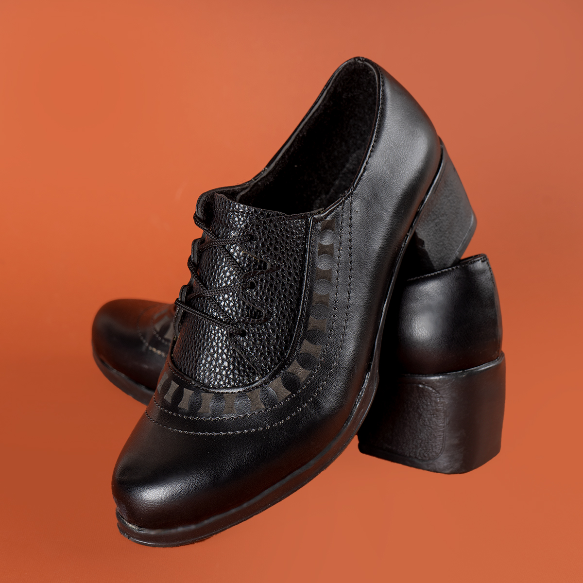 کفش رسمی مشکی بندی زنانه مدل Dorsa