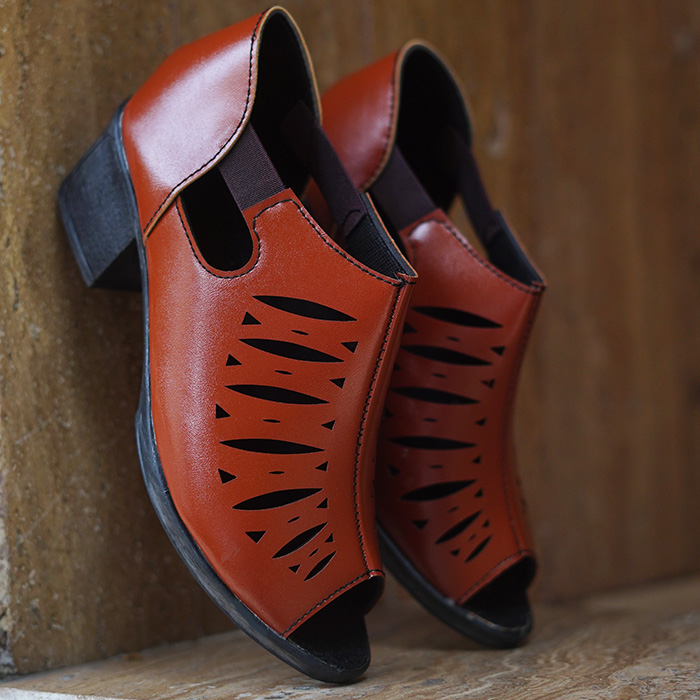 صندل زنانه عسلی مدل HELENA