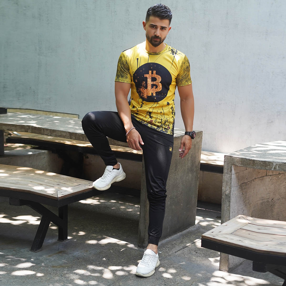 ست تیشرت شلوار زرد مردانه مدل Bitcoin