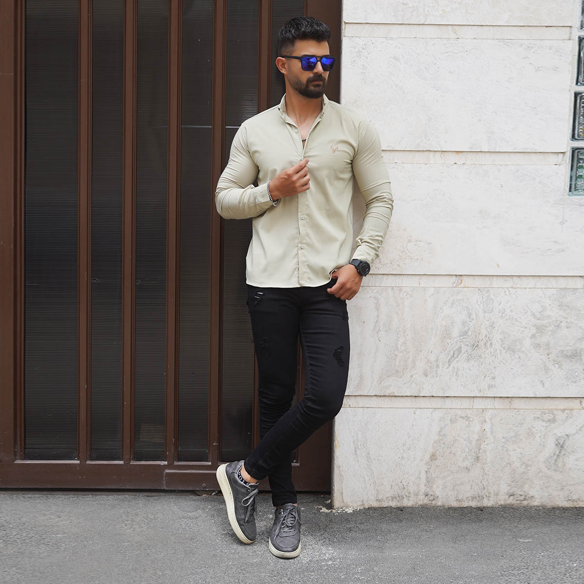 پیراهن مردانه سبز کم رنگ مدل VQ