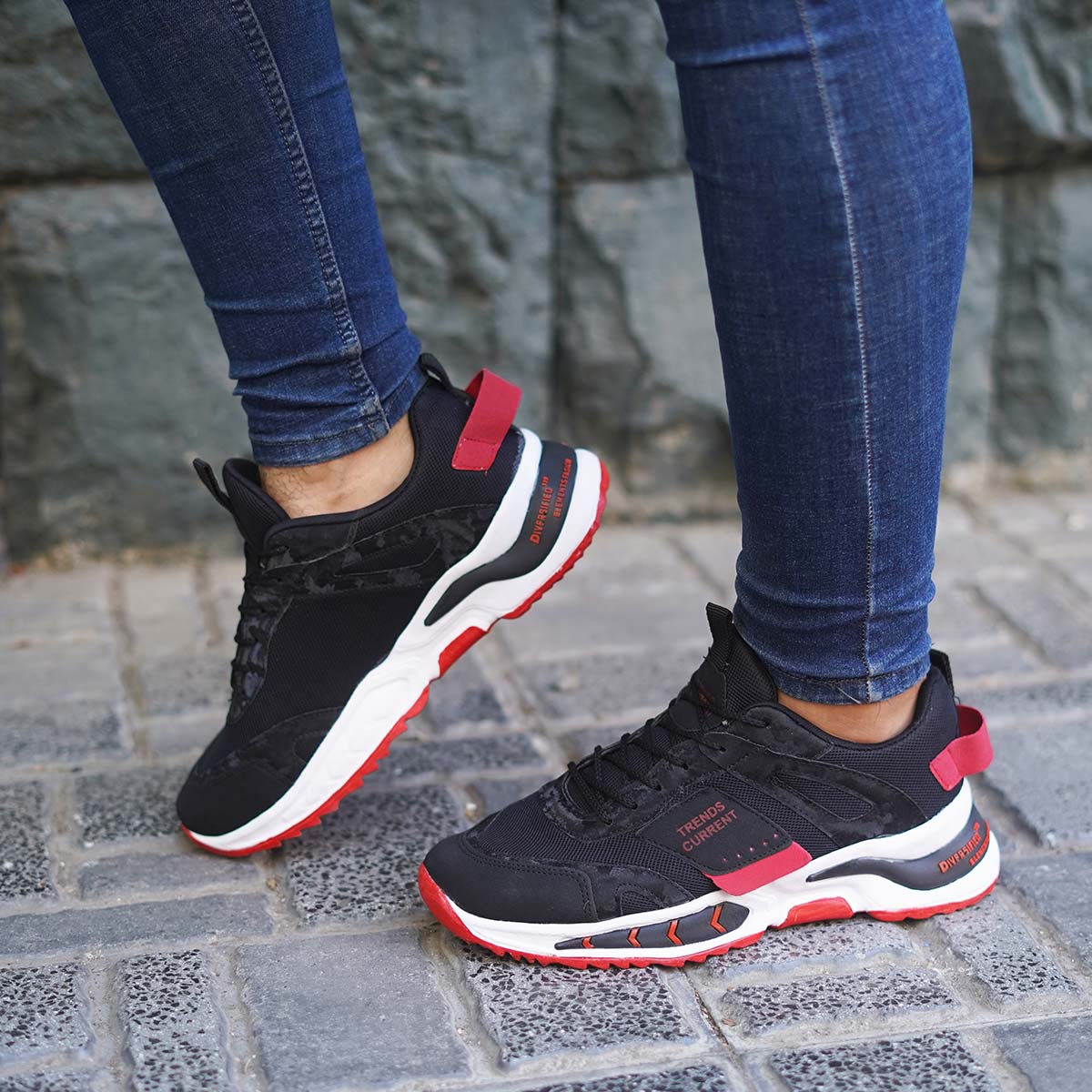 کفش ورزشی مردانه مشکی قرمز مدل Manil