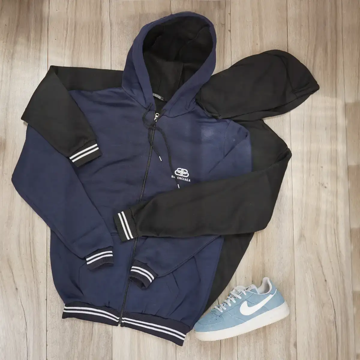 سوییشرت مردانه سرمه ای Balenciaga مدل Q22