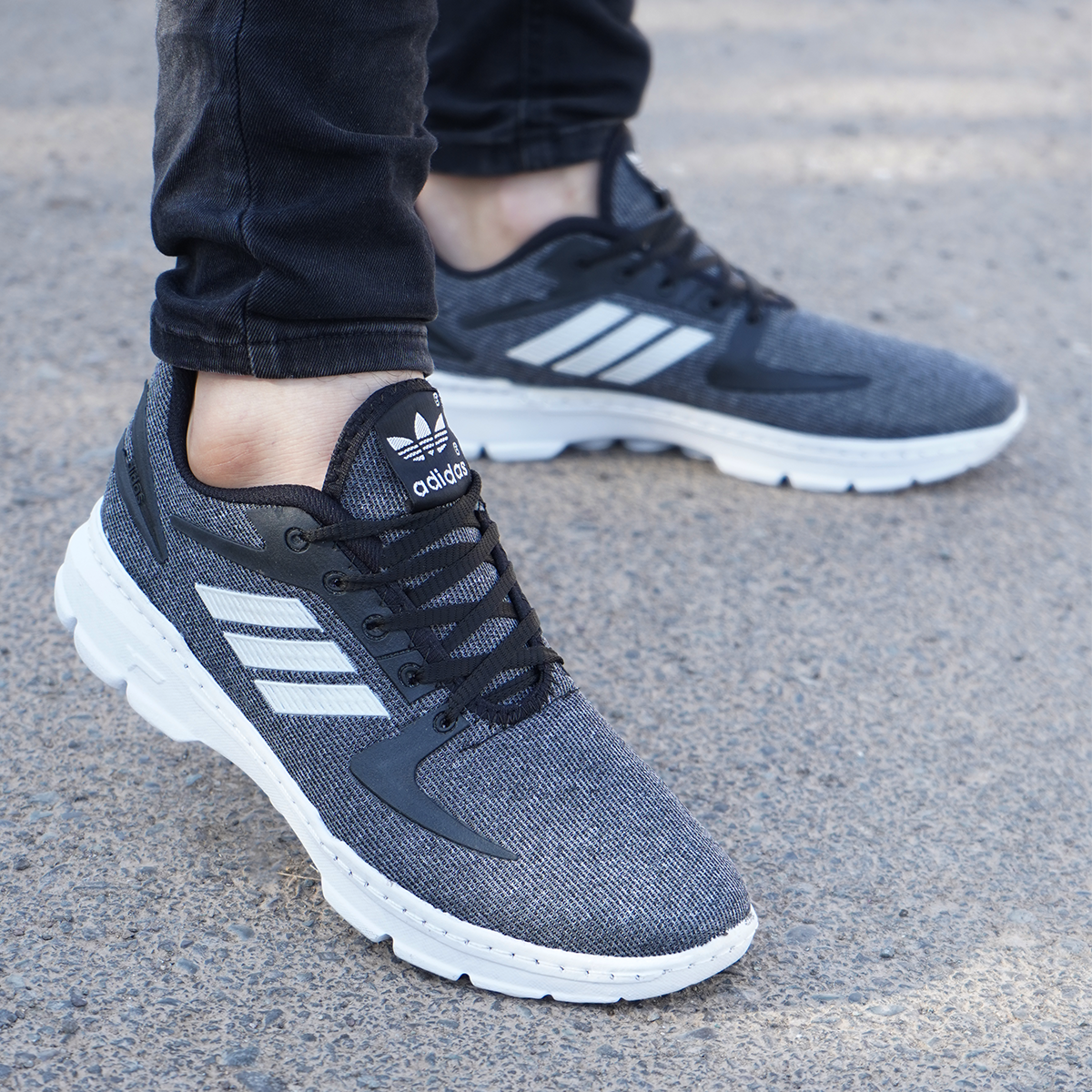 کفش ورزشی مردانه آدیداس ذغالی مدل zarax