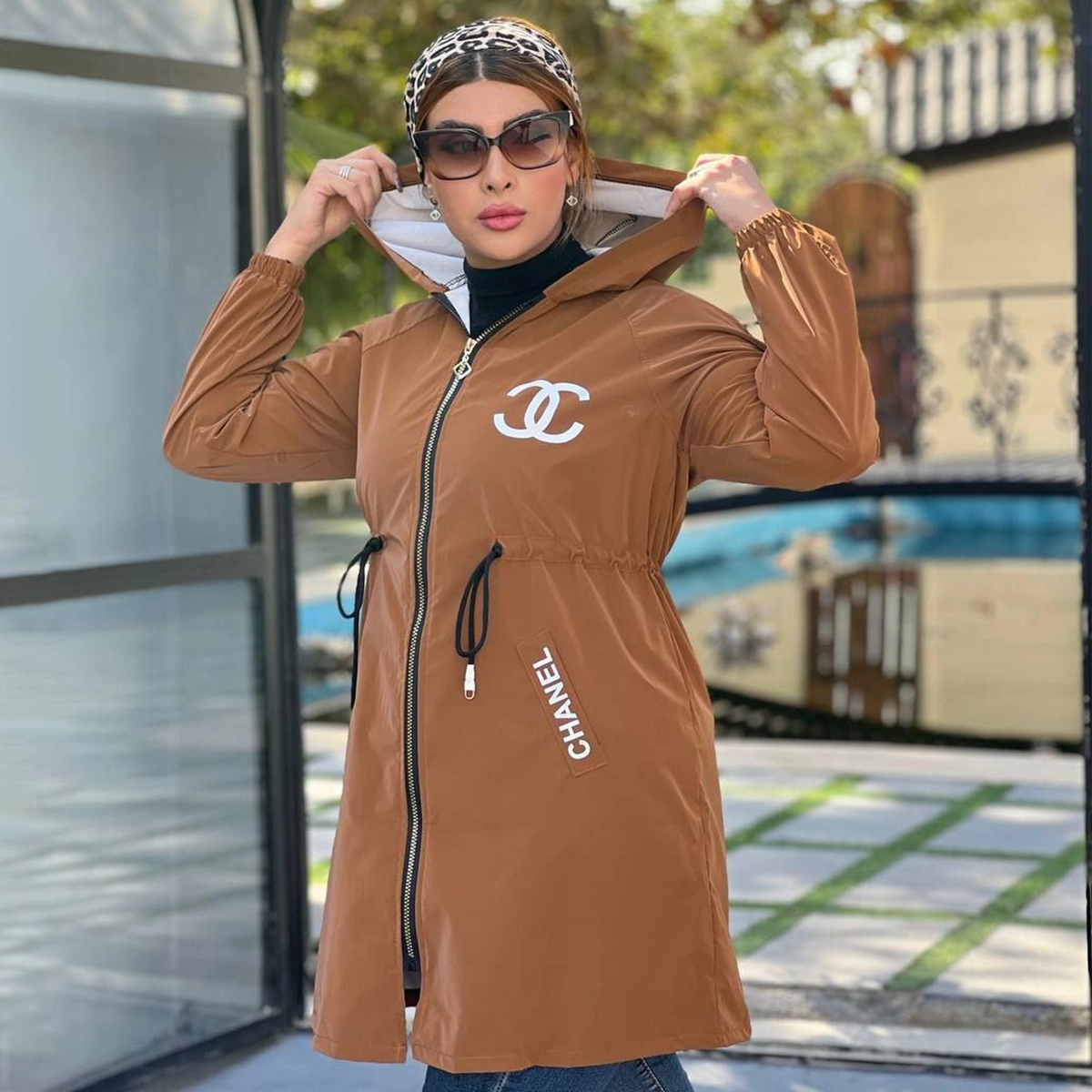 بارونی سیلیکونی طرح چنل زنانه قهوه ای مدل Dina