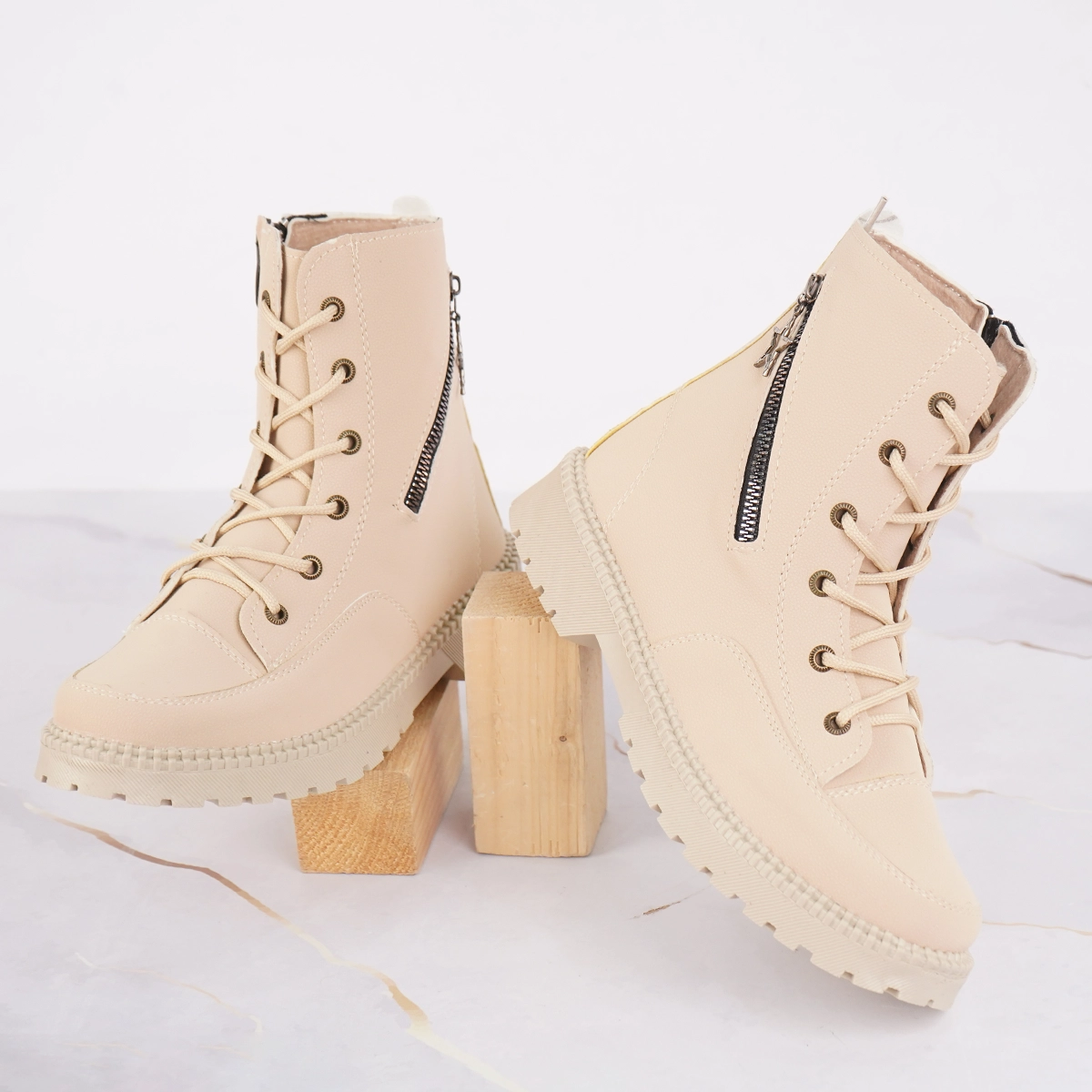 نیم بوت دخترانه کرم مدل shiva