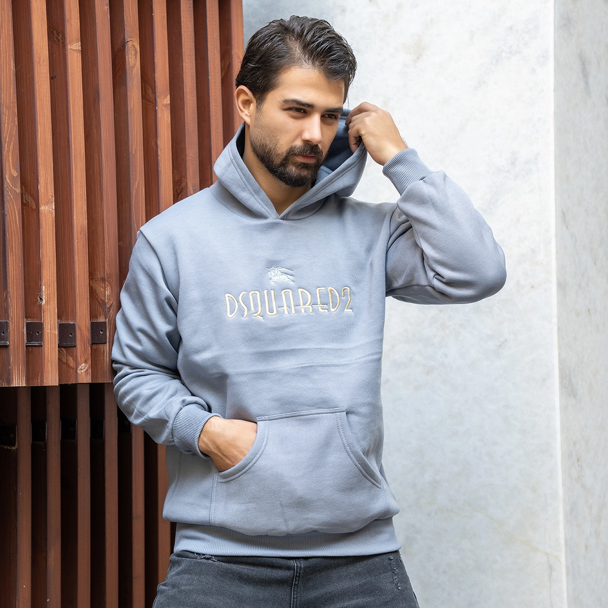 هودی مردانه طوسی DSQUARED2 مدلBehrad