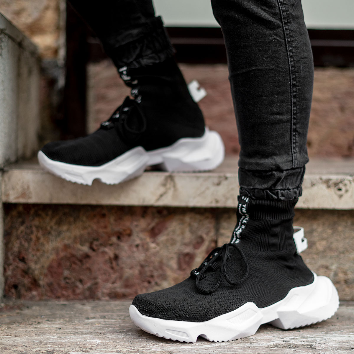 کفش ساقدار مشکی زیره سفید مردانه مدل Sasan