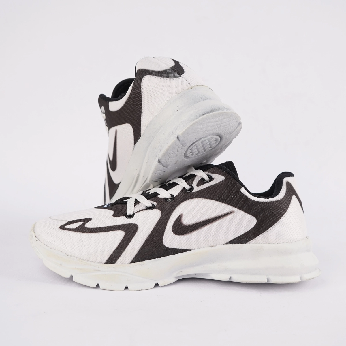 کفش ورزشی سفید مشکی مردانه Nike مدل Bevis